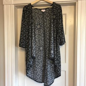 LuLaRoe Lindsay Kimono 🖤
